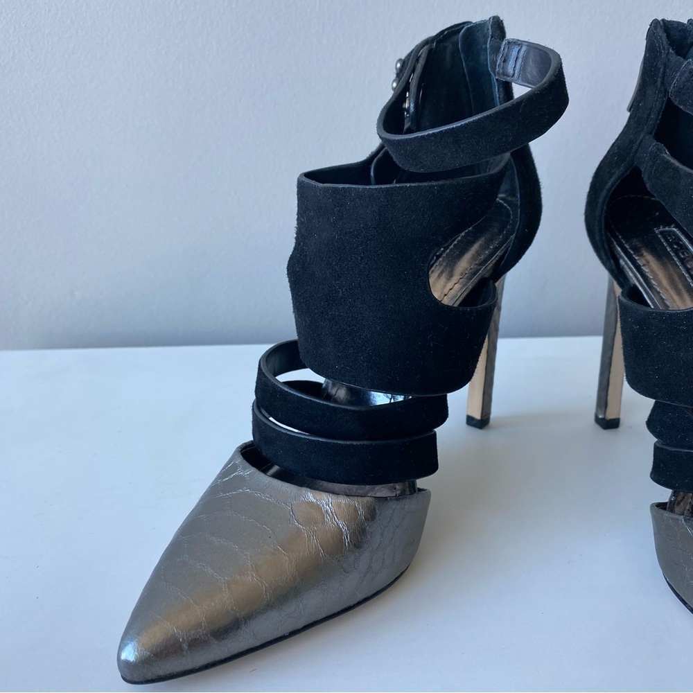 NWOT💥BCBGenration high heel high top sandals. Size5,5. Black silver leather